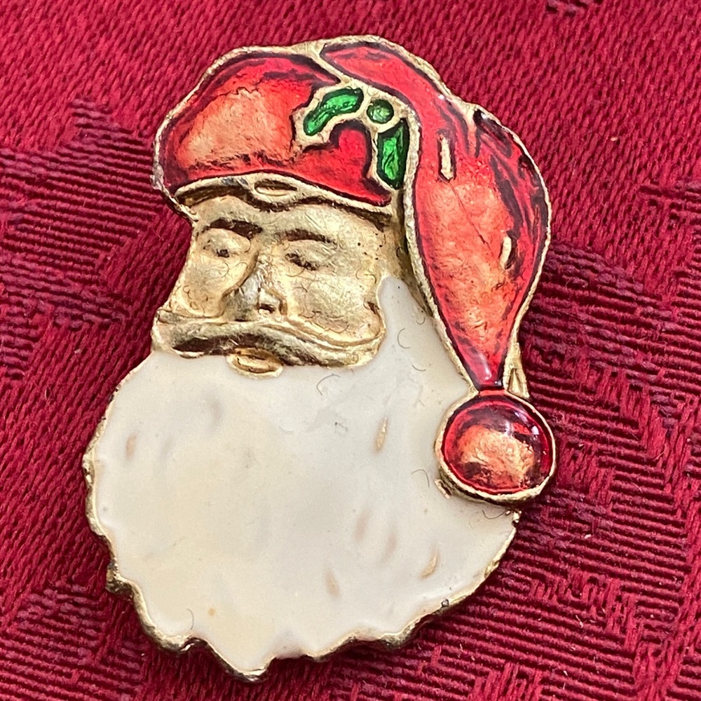 5/$10❤️❤️❤️Upcycled Santa Claus Brooch with Red Hat Broach